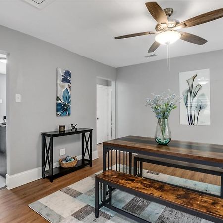 דטרויט Modern & Cozy East Side Gem ~ Queen Beds ~ Parking מראה חיצוני תמונה