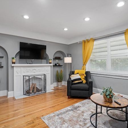 דטרויט Modern & Cozy East Side Gem ~ Queen Beds ~ Parking מראה חיצוני תמונה