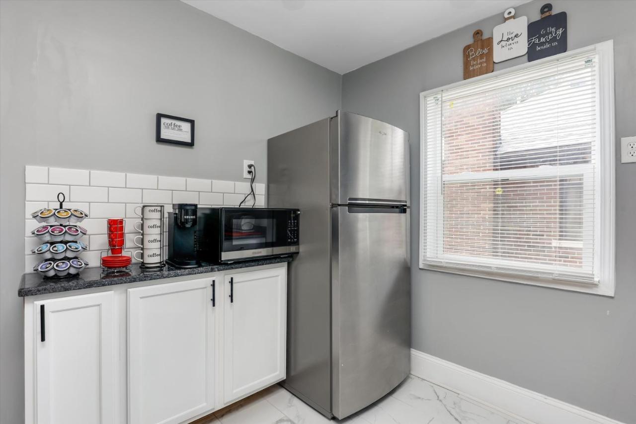דטרויט Modern & Cozy East Side Gem ~ Queen Beds ~ Parking מראה חיצוני תמונה